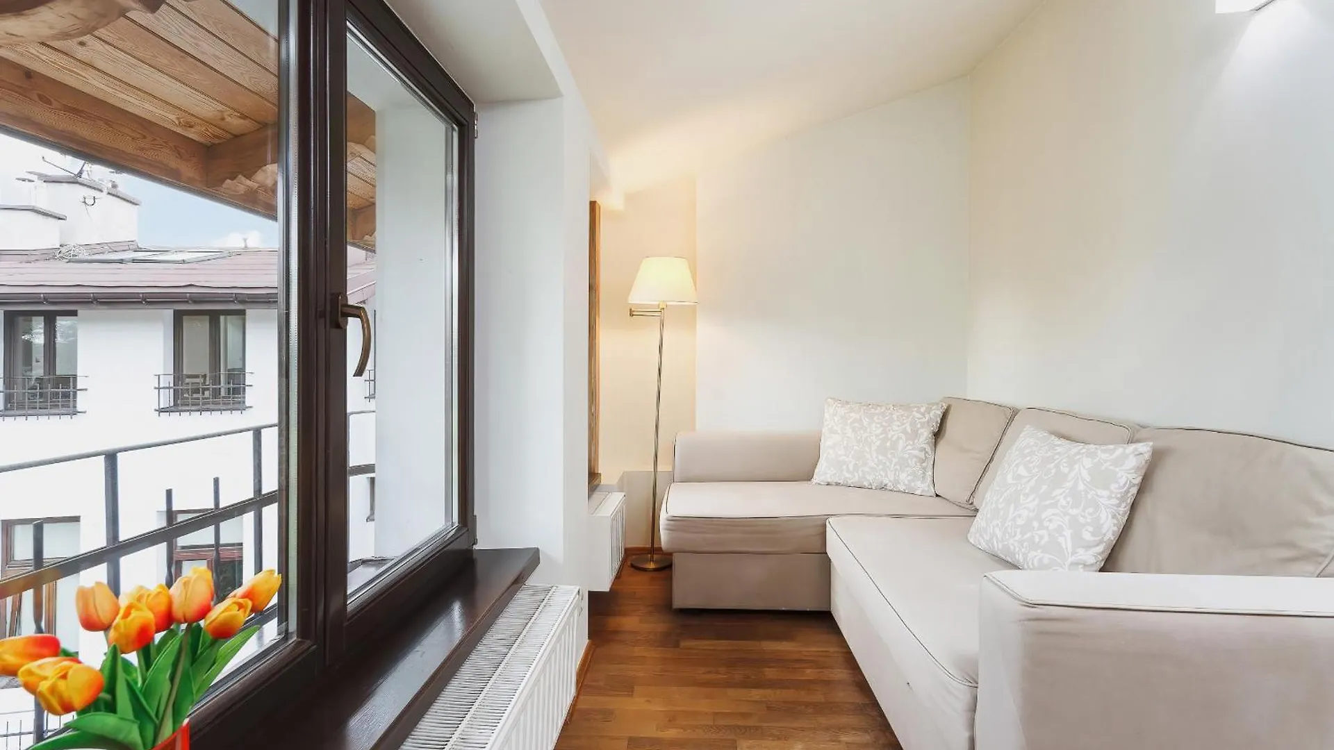 Apartment Amaretto Dluga 60 By Noclegi Renters Krakow